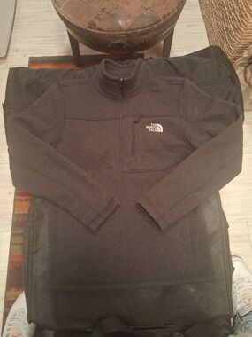 The North Face Gray Quarter-Zip Fleece Pullover